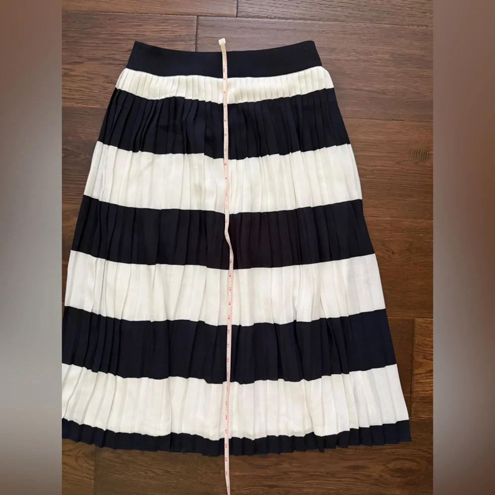J. Crew Navy and White Striped Pleated Maxi Skirt, beautiful and classy - Picture 6 of 7